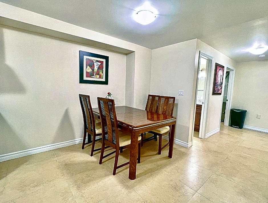 Cozy Rooms in Bright Walkout Suite - Newly Renovated in 2026