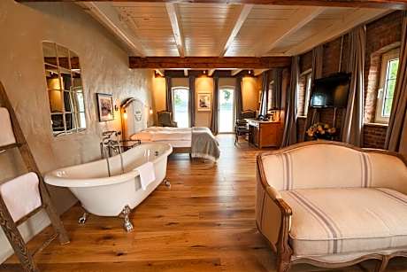 Suite with Lake View