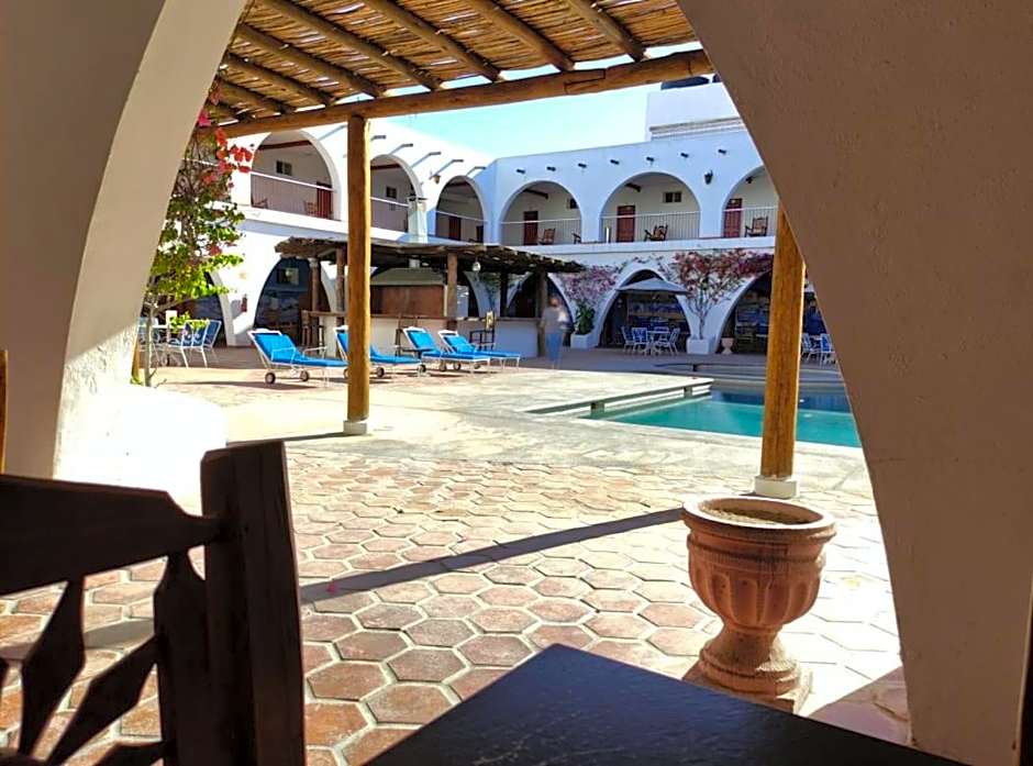 Hotel Hacienda Bugambilias