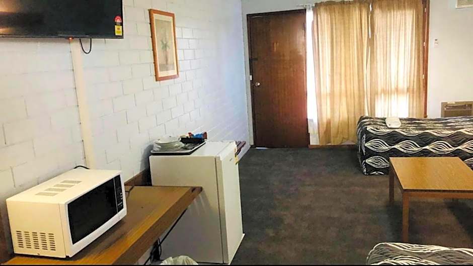 Century Motor Inn, Finley