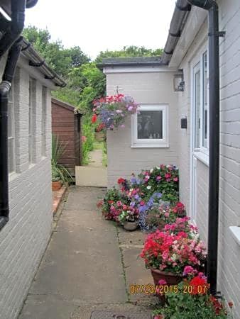 Oak Tree Lodge & Holiday Parking