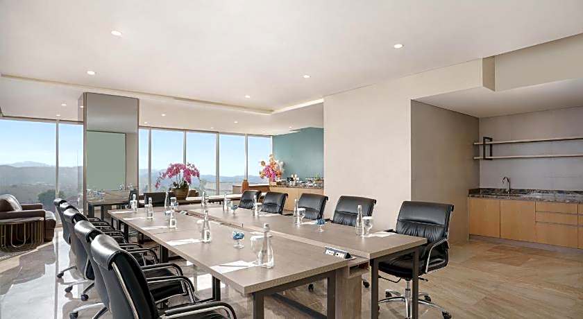 GOLDEN TULIP SPRINGHILL LAMPUNG