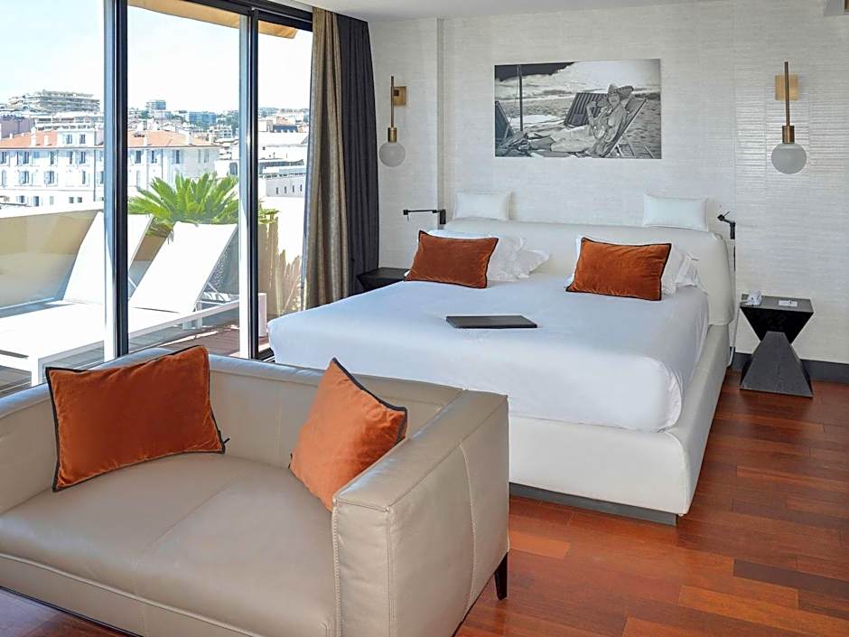 Cannes Center Univers Hotel (future Mercure)