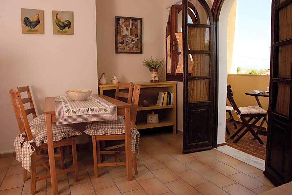 Amboula Beach Apartments