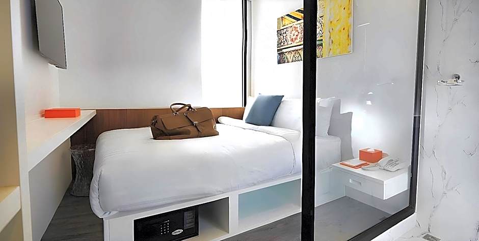 S Box Sukhumvit Hotel