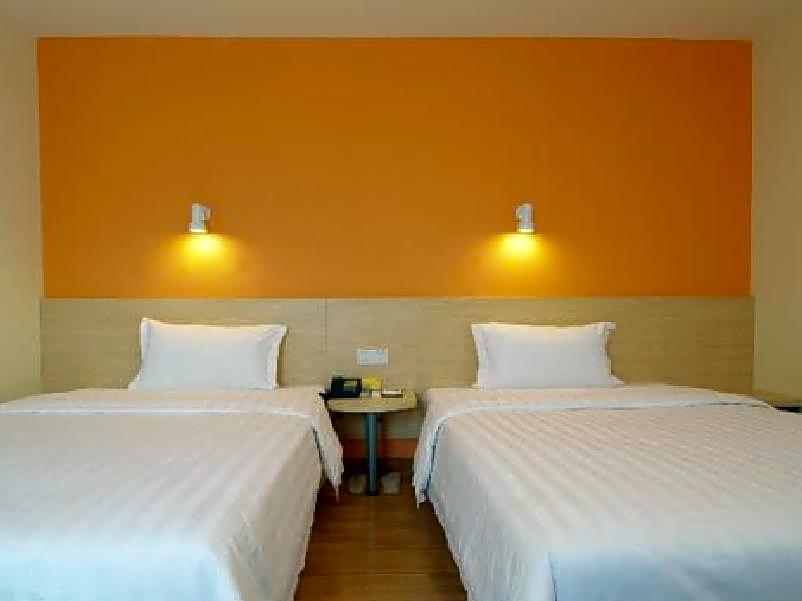 7 Days Inn Zhenjiang Jinshan Park Branch