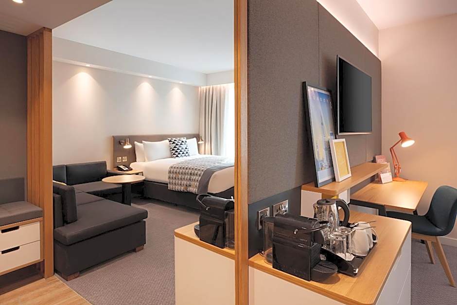 Holiday Inn London-Heathrow Bath Road By IHG