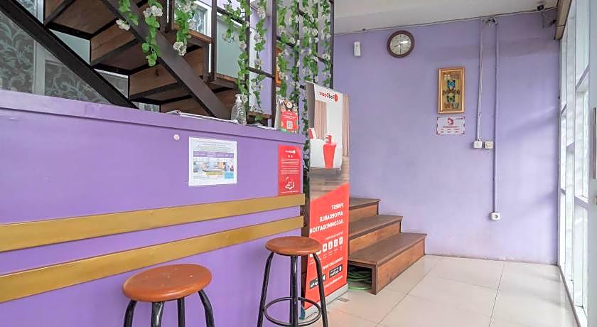 RedDoorz @ Gatot Subroto Street Bandung 3