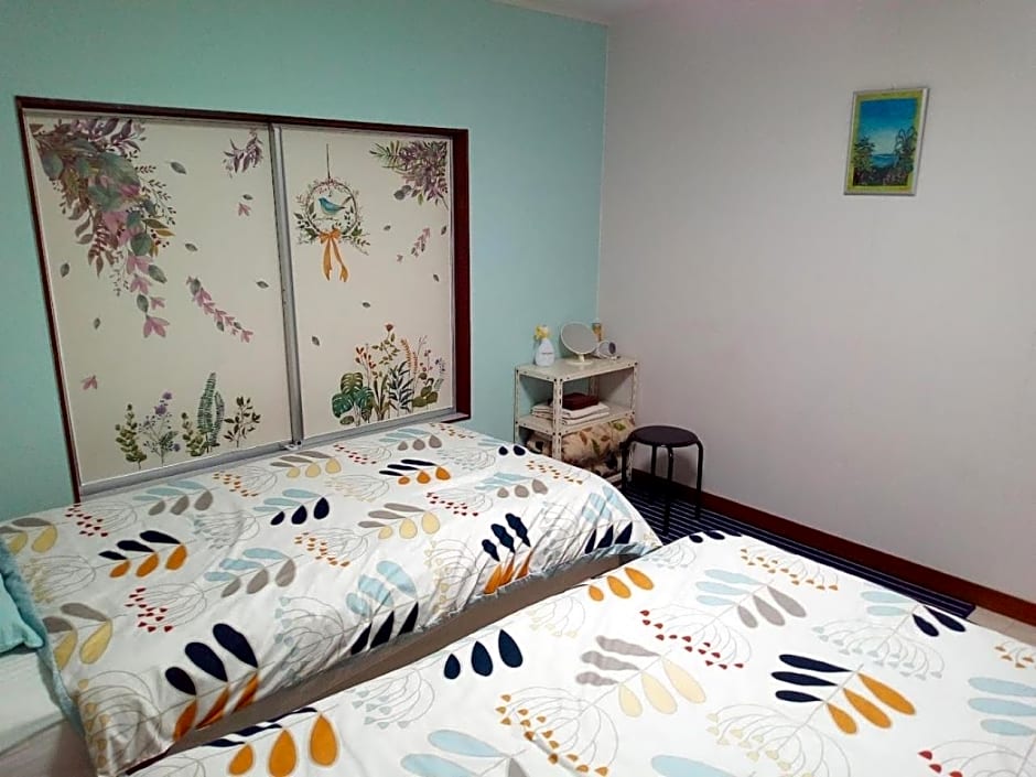 Mike's B&B Tokoname