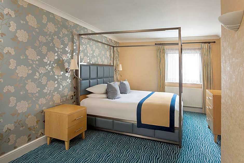 Bridgewood Manor Hotel & Spa