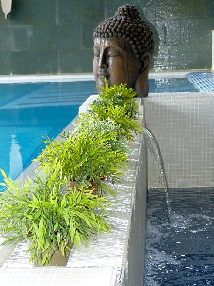 Fun Aragon Hills Hotel & Spa