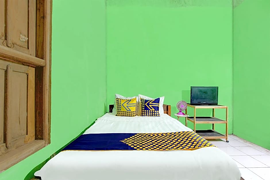 SPOT ON 93324 Hadi Homestay Syariah