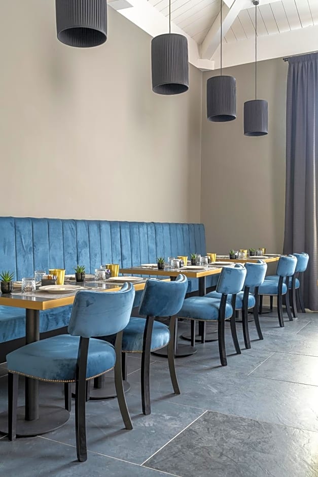 Flom Boutique Hotel