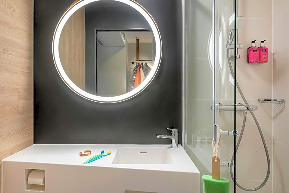 Moxy by Marriott Berlin Ostbahnhof