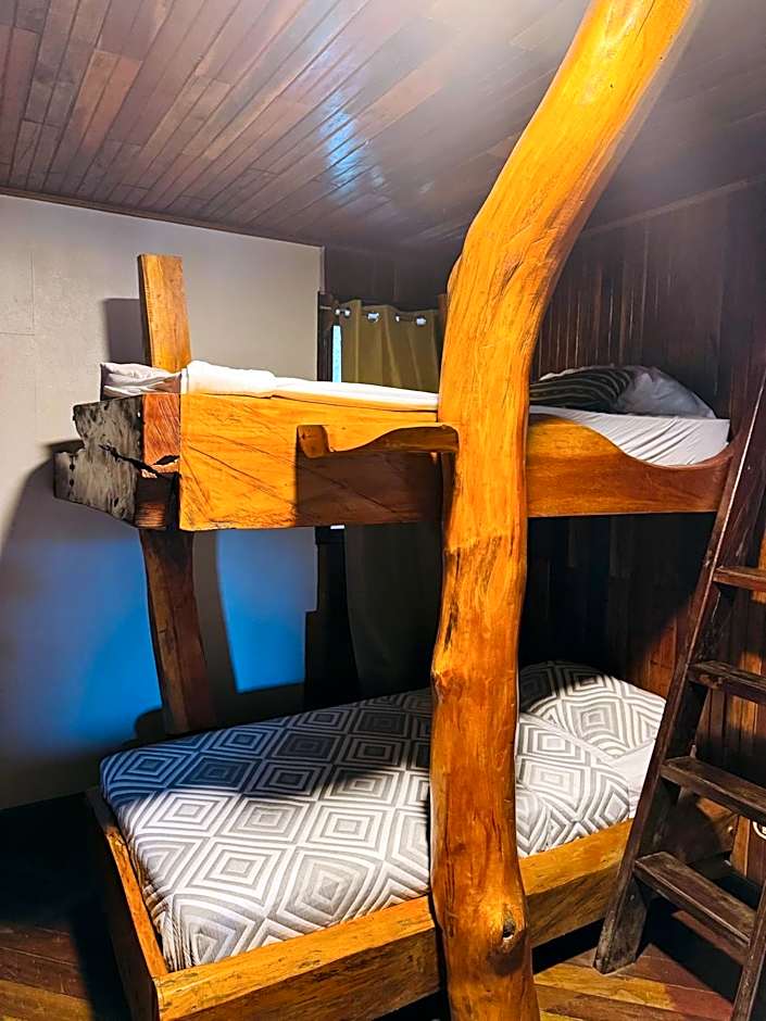 Hotel La Isla Inn