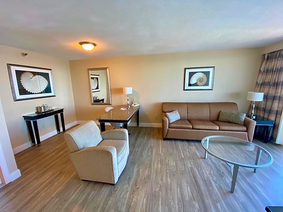 Radisson Suite Hotel Oceanfront