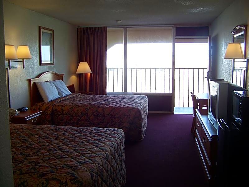 Travelers Inn and Suites