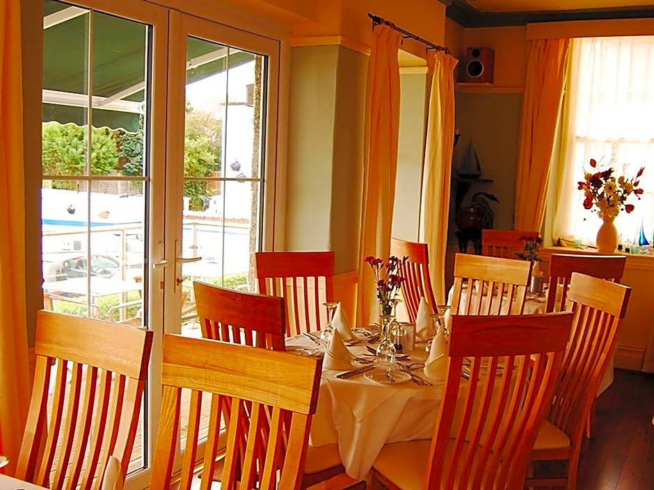 The Moelwyn Hotel & Restaurant