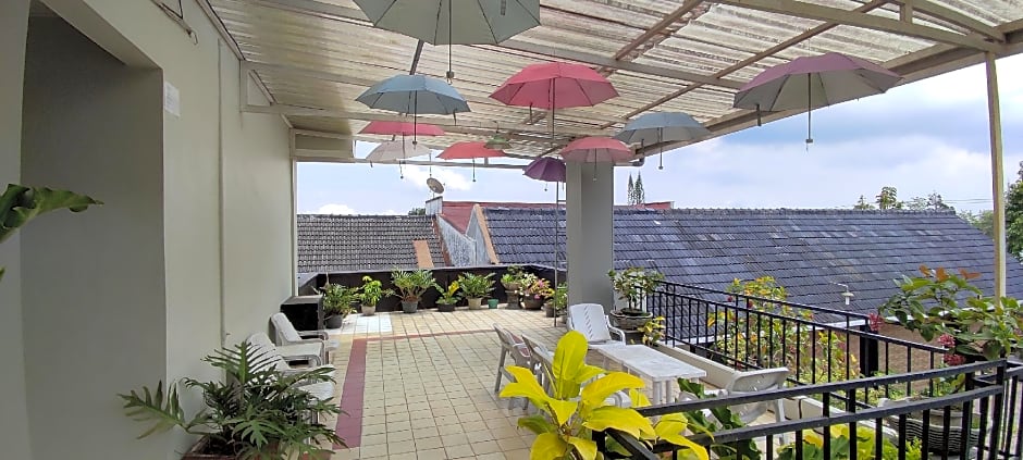 Komajaya Komaratih Hotel