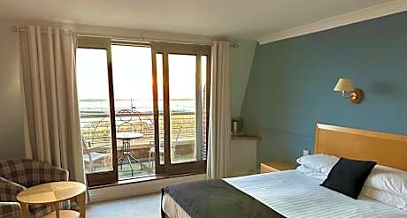 Double Room with Balcony and Sea View