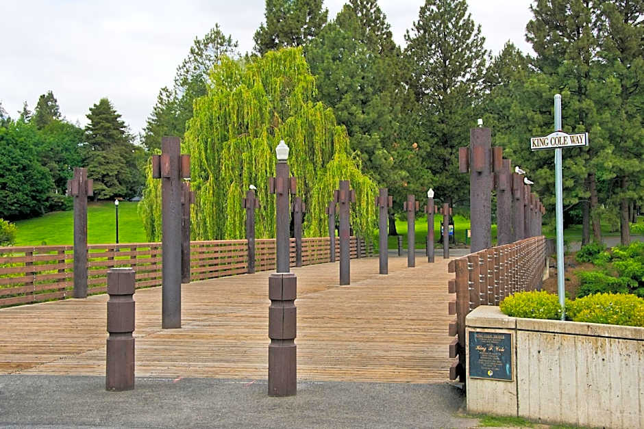 Oxford Suites Spokane