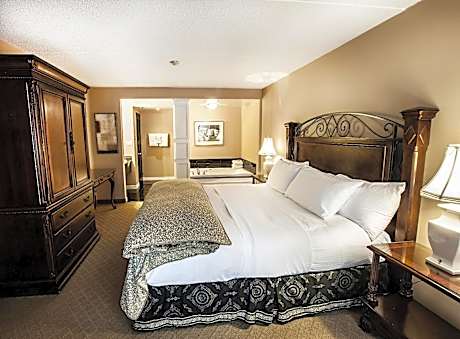 King Suite with Spa Bath and Sofa Bed