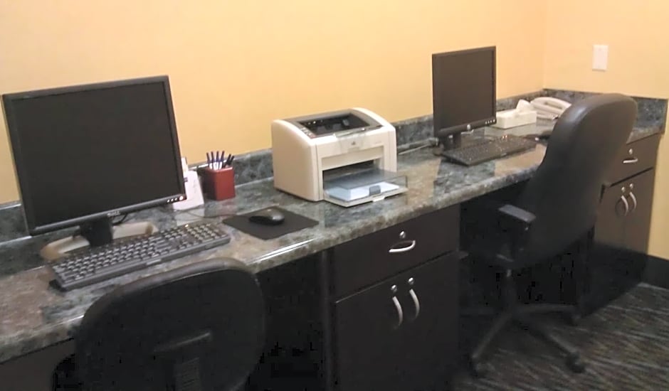 Holiday Inn Express Hotel & Suites Hinesville, an IHG Hotel