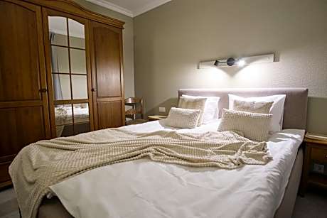 King Suite with Spa Bath