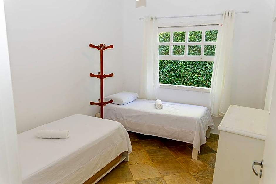 Casa com piscina privativa a 100m da Praia de Paúba