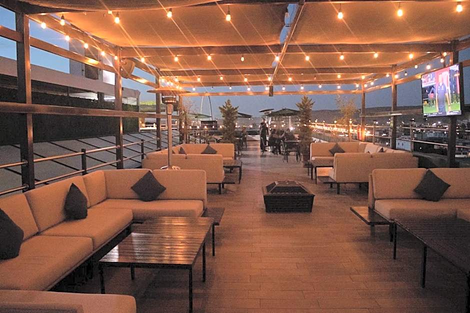 Hotel Grand One Plaza