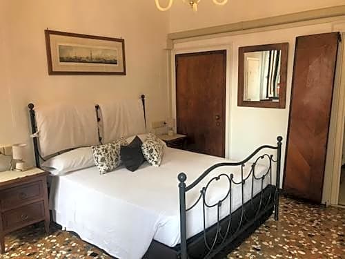 B&B Al Teatro with canal view