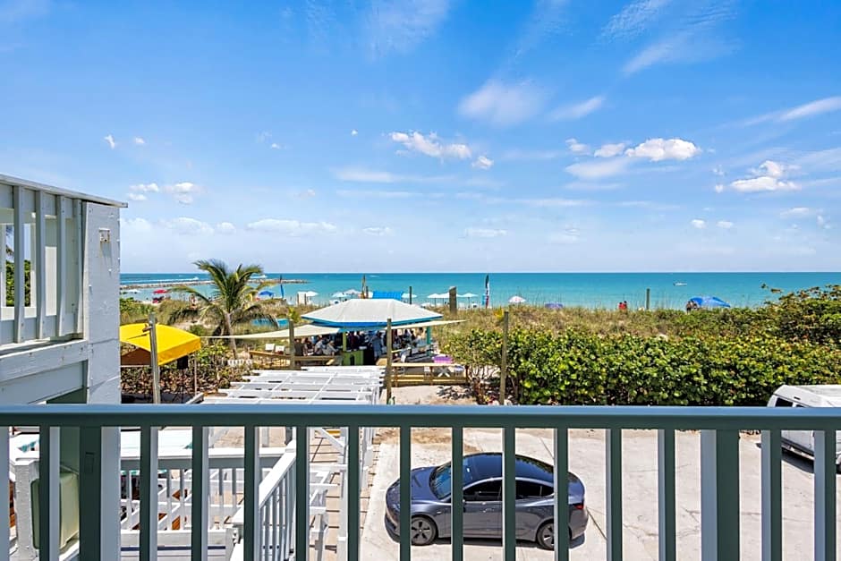 Oceanfront Inn, Private Balcony, 2 Full Beds #16