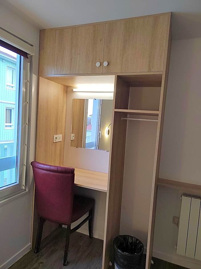 FASTHOTEL PARIS OUEST BOUAFLE