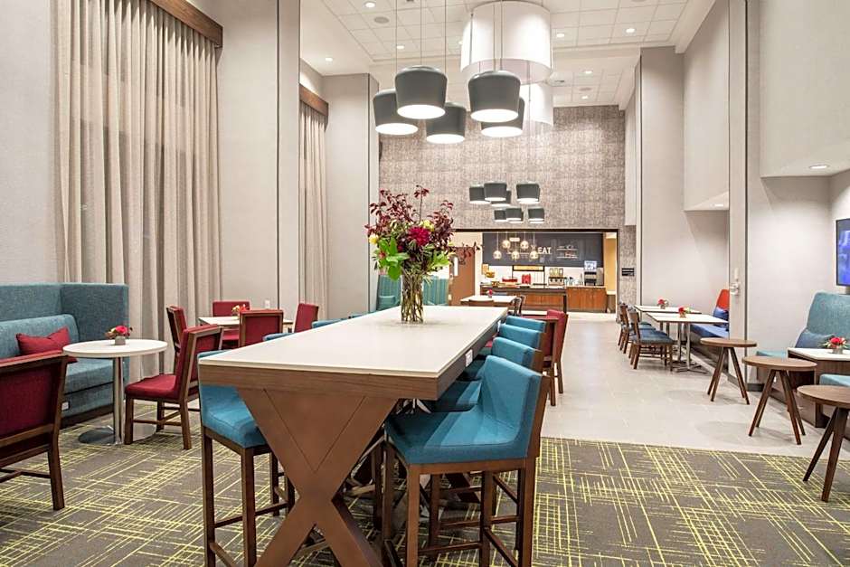 Hampton Inn By Hilton & Suites Watsonville, CA