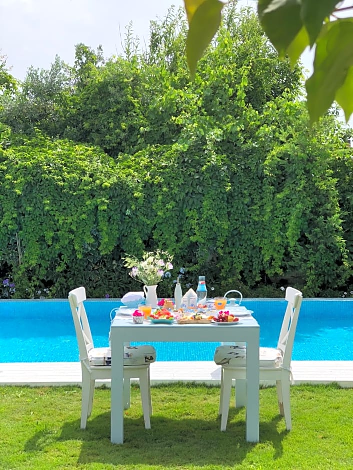 Alura Hotel