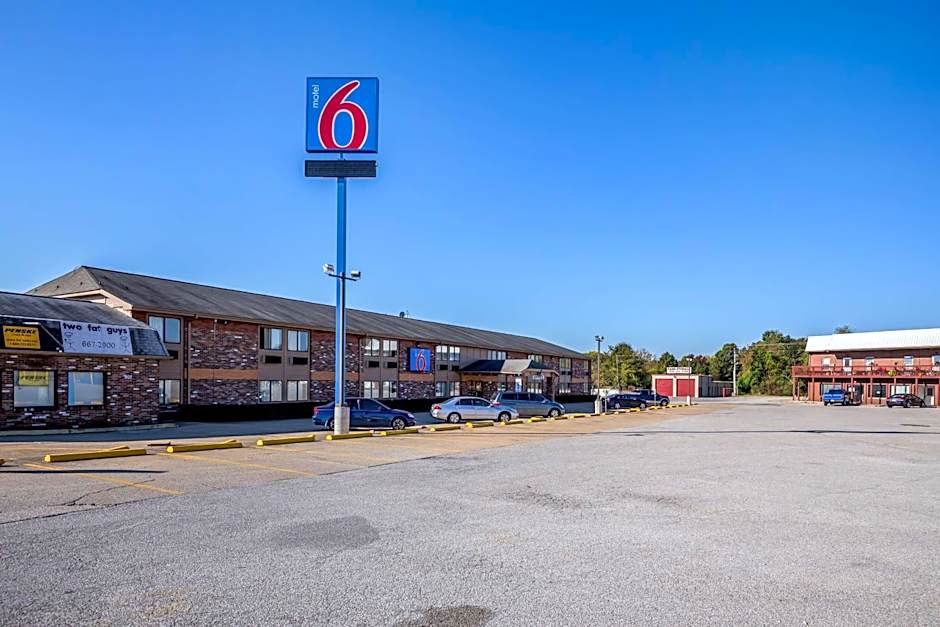 Motel 6-Troy, IL