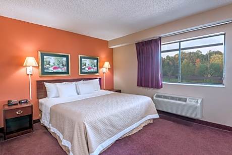 2 Queen Beds Smoking