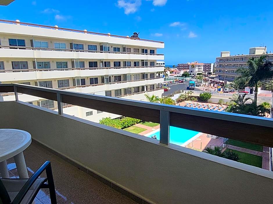 Las Camelias Apartments