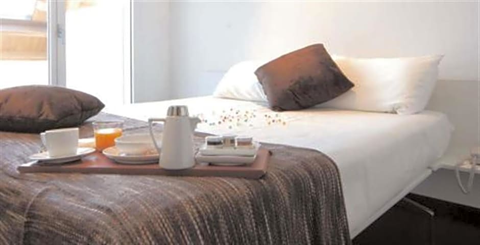 15.92 Hotel