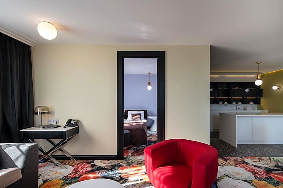 Amsterdam Plaza Hotel & SPA