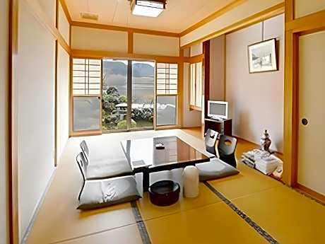 Japanese Style Twin Room With Shared Bath