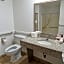 Oakridge Inn & Suites