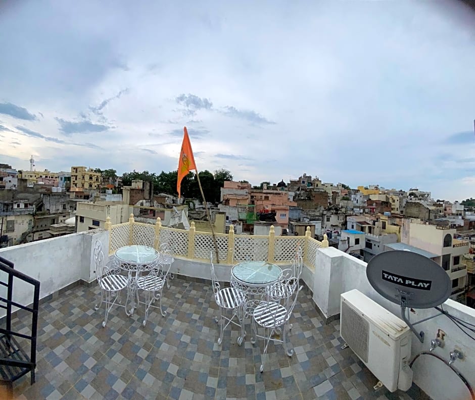 MOON FLOWER GUEST HOUSE