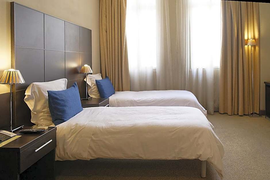 TANA Hotel