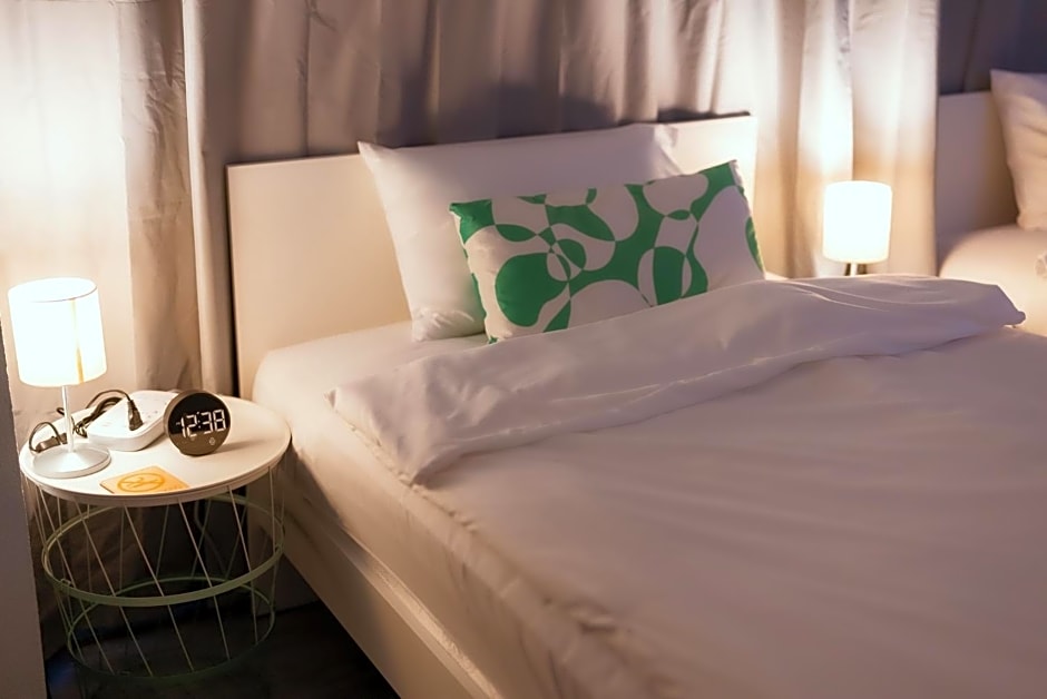 420 Hostel - Ekkamai Buds & Beds