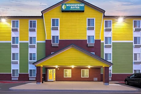 WoodSpring Suites Tyler Rose Garden