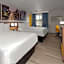 Days Inn & Suites by Wyndham Kaukauna WI