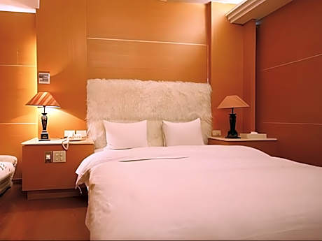 Zaw Jung Business Hotel