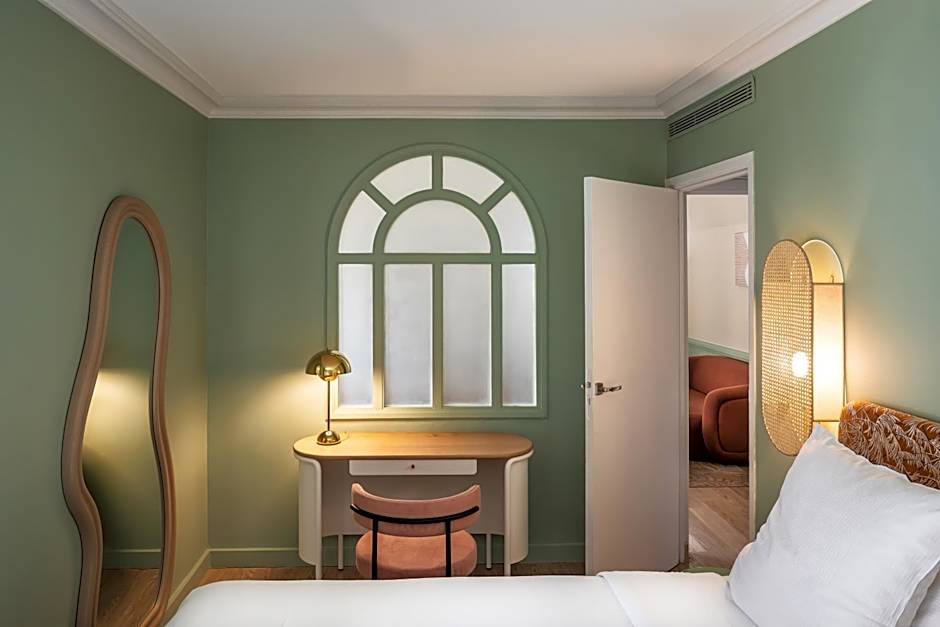 Royal Garden Champs Elysees