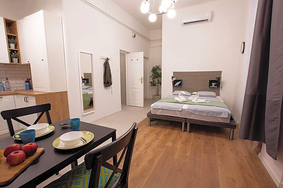 Friends Hostel & Apartments